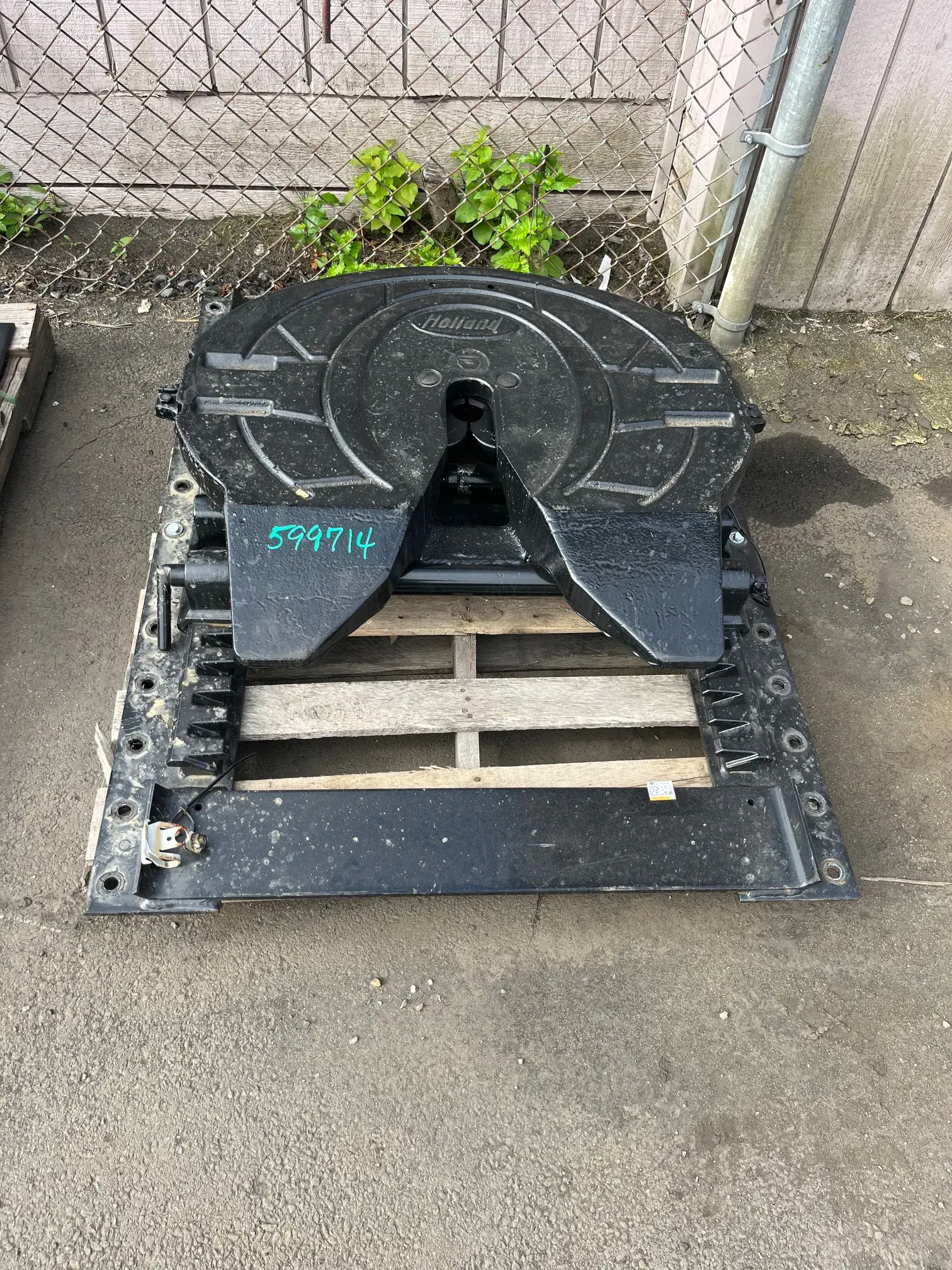 Holland Fifth Wheel Hitch - Image 2