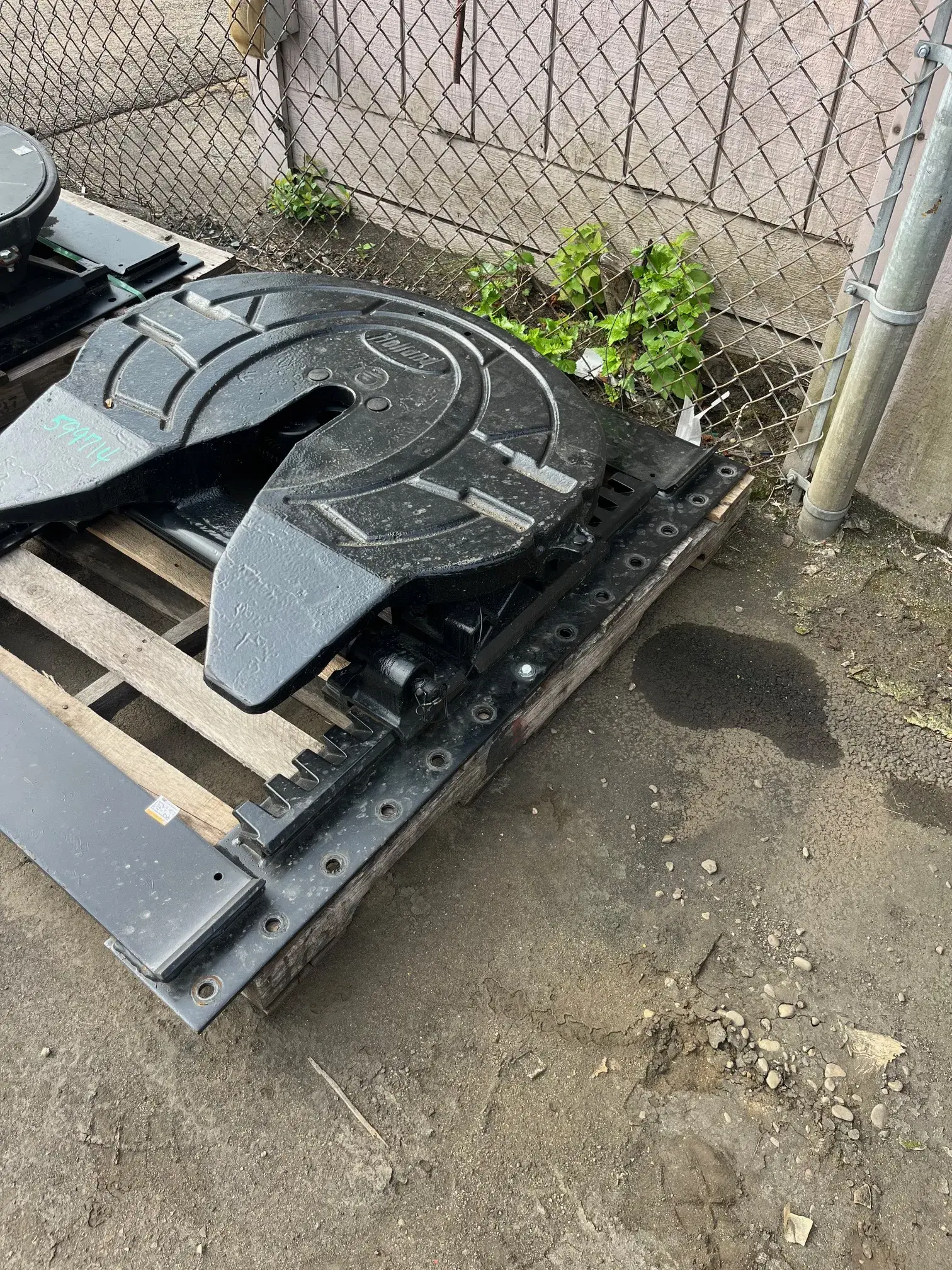 Holland Fifth Wheel Hitch - Image 4