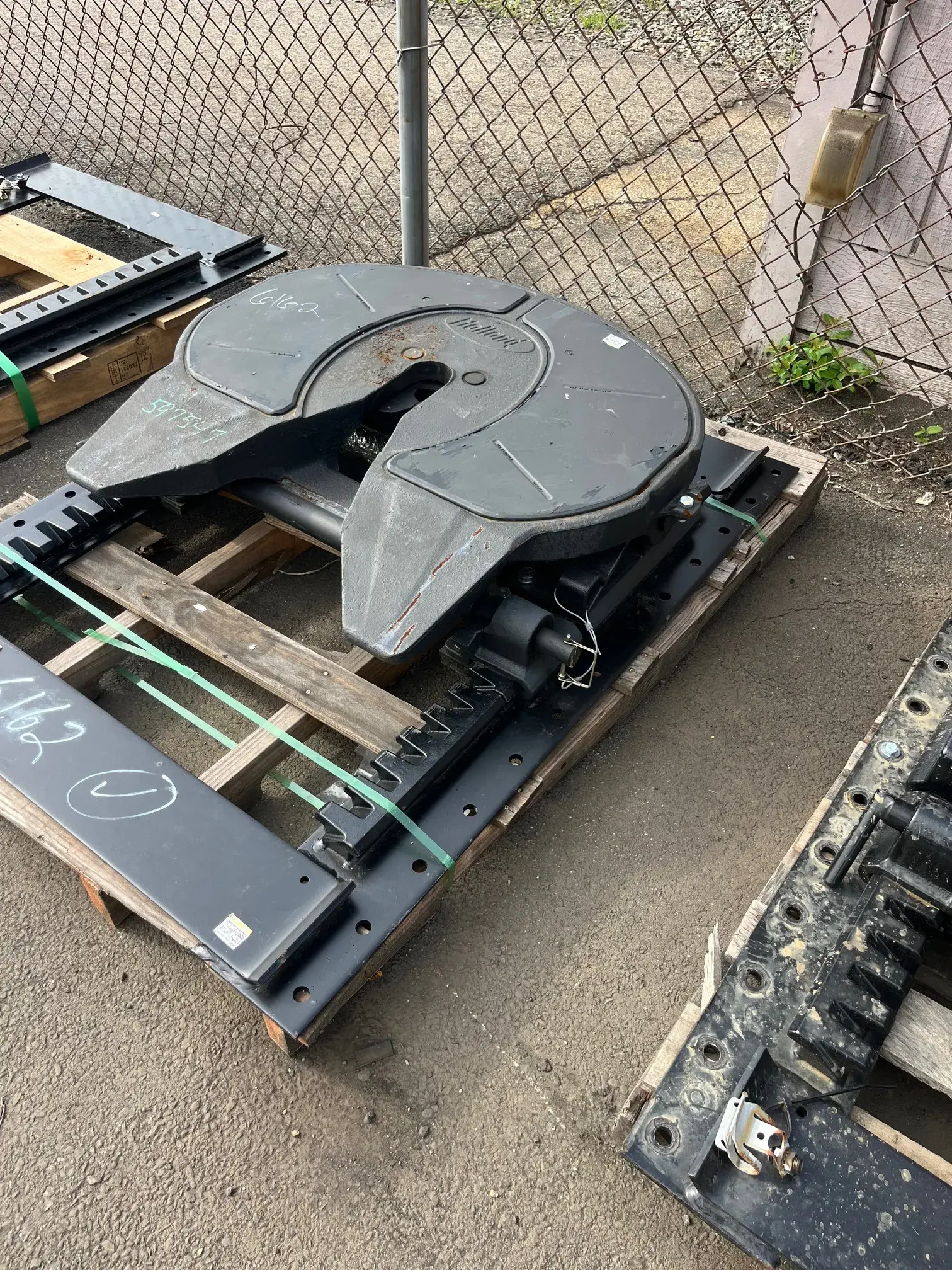 Holland Fifth Wheel Hitch - Image 5