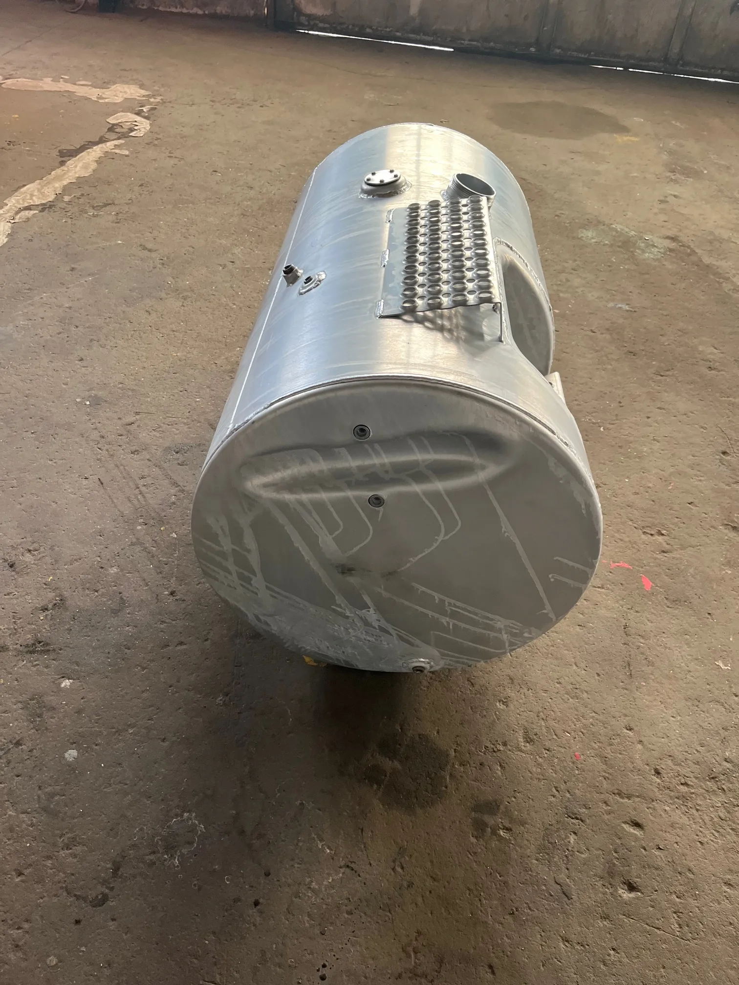 Mack R-RD Aluminum Fuel Tanks - Sold as Pair - Image 12