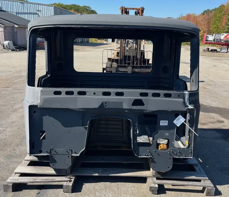 Mack GR/PI Series Cab Door Shells - Image 2