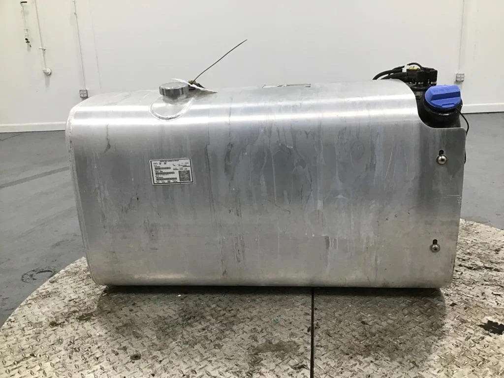 Mack Fuel Tank with DEF Tank - Image 2