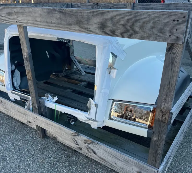 Mack GR(F) Series Hood - Groomed - Image 1