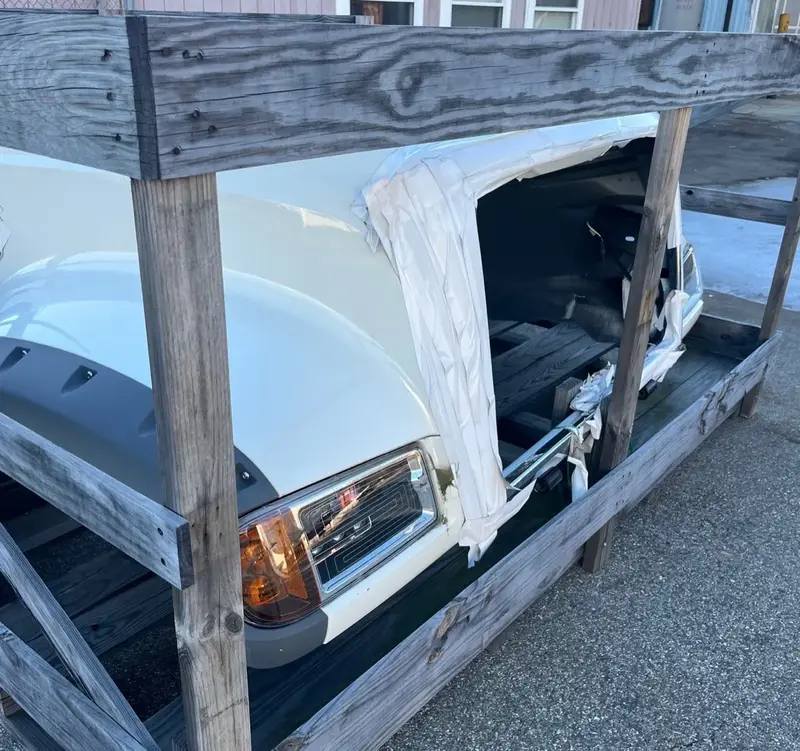 Mack GR(F) Series Hood - Groomed - Image 2