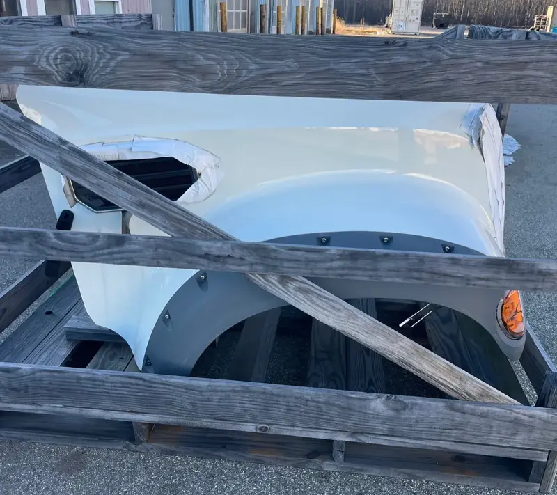 Mack GR(F) Series Hood - Groomed - Image 3