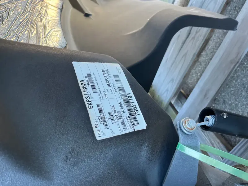 Mack GR(F) Series Hood - Groomed - Image 4