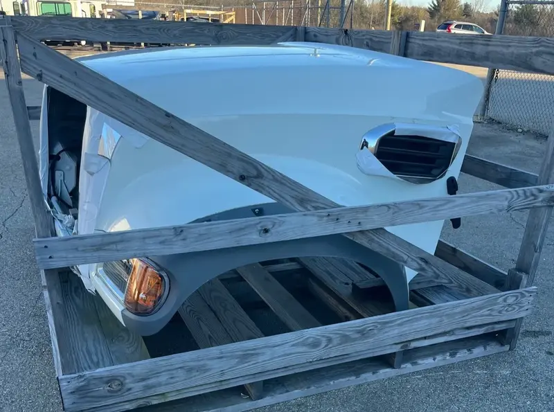 Mack GR(F) Series Hood - Groomed - Image 5