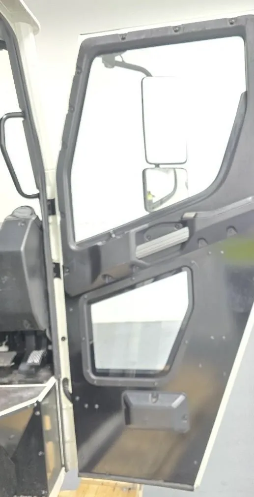 Mack LR Series Complete Cab Assembly - Image 10