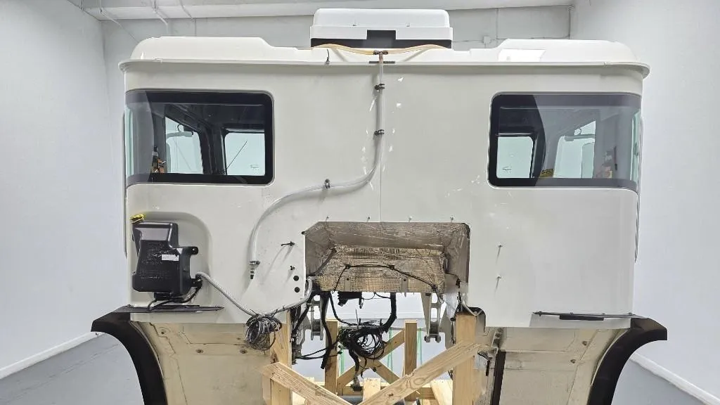 Mack LR Series Complete Cab Assembly - Image 3