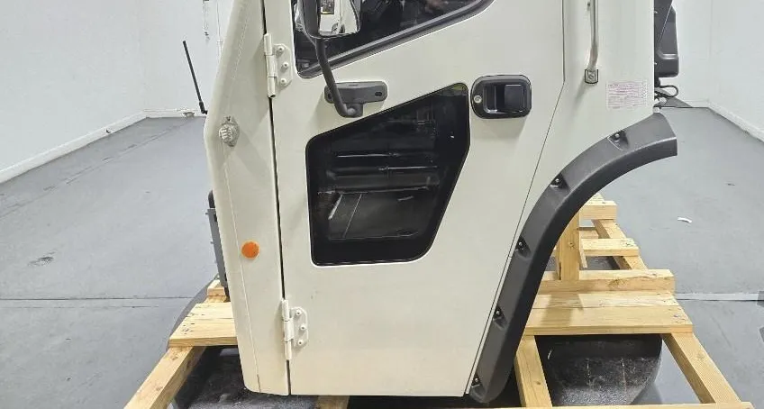 Mack LR Series Complete Cab Assembly - Image 4