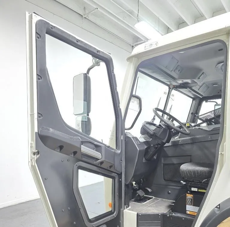 Mack LR Series Complete Cab Assembly - Image 5