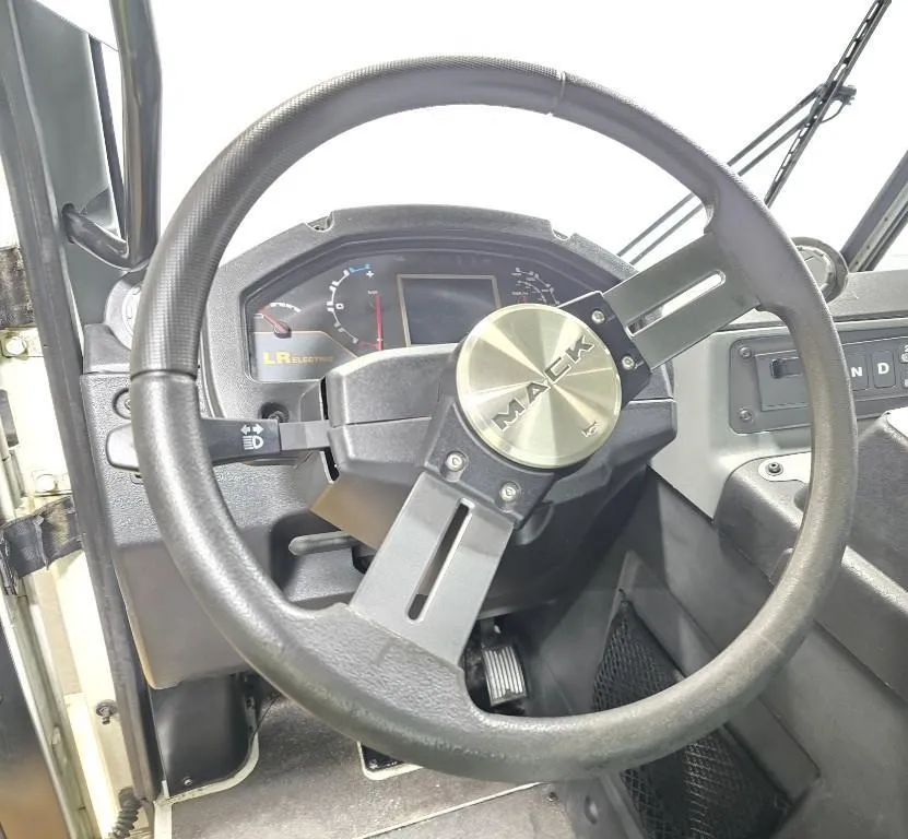 Mack LR Series Complete Cab Assembly - Image 7