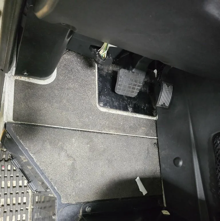 Mack LR Series Complete Cab Assembly - Image 9