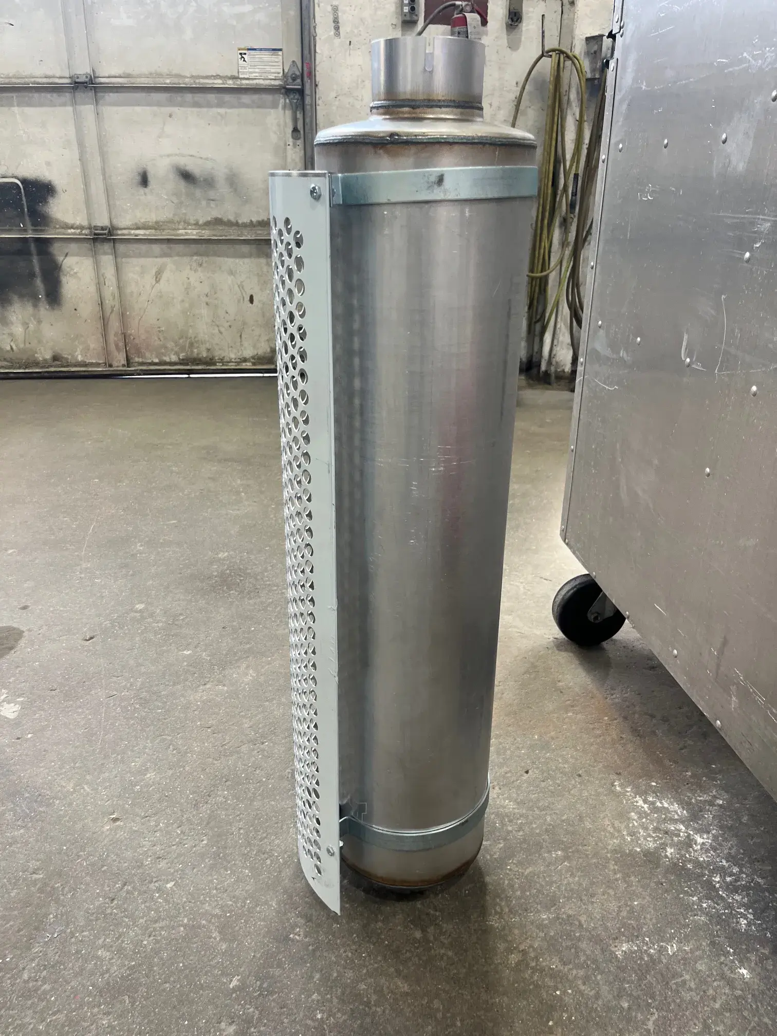 Mack OE Muffler w/ Brackets - Image 2