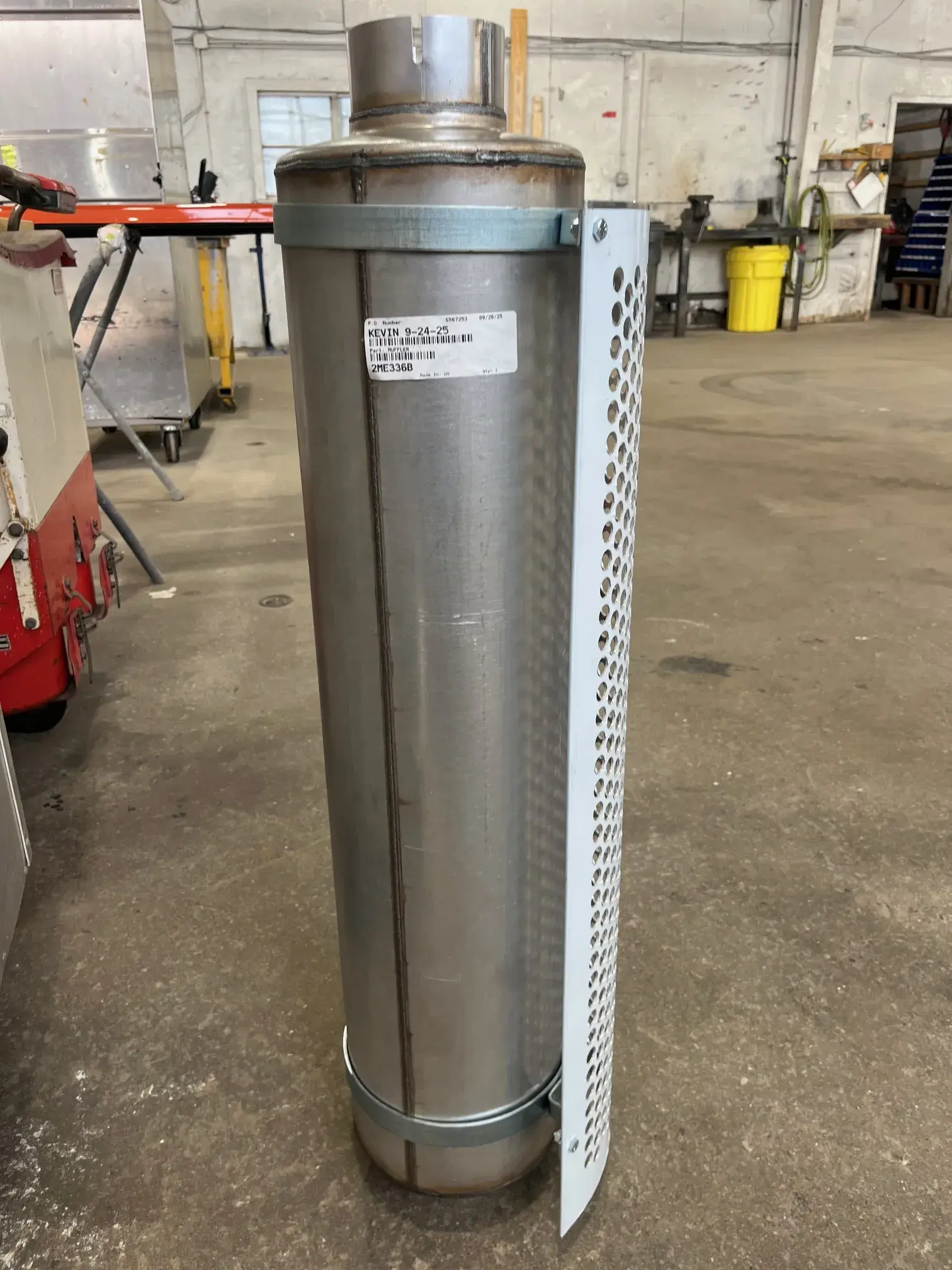 Mack OE Muffler w/ Brackets - Image 3